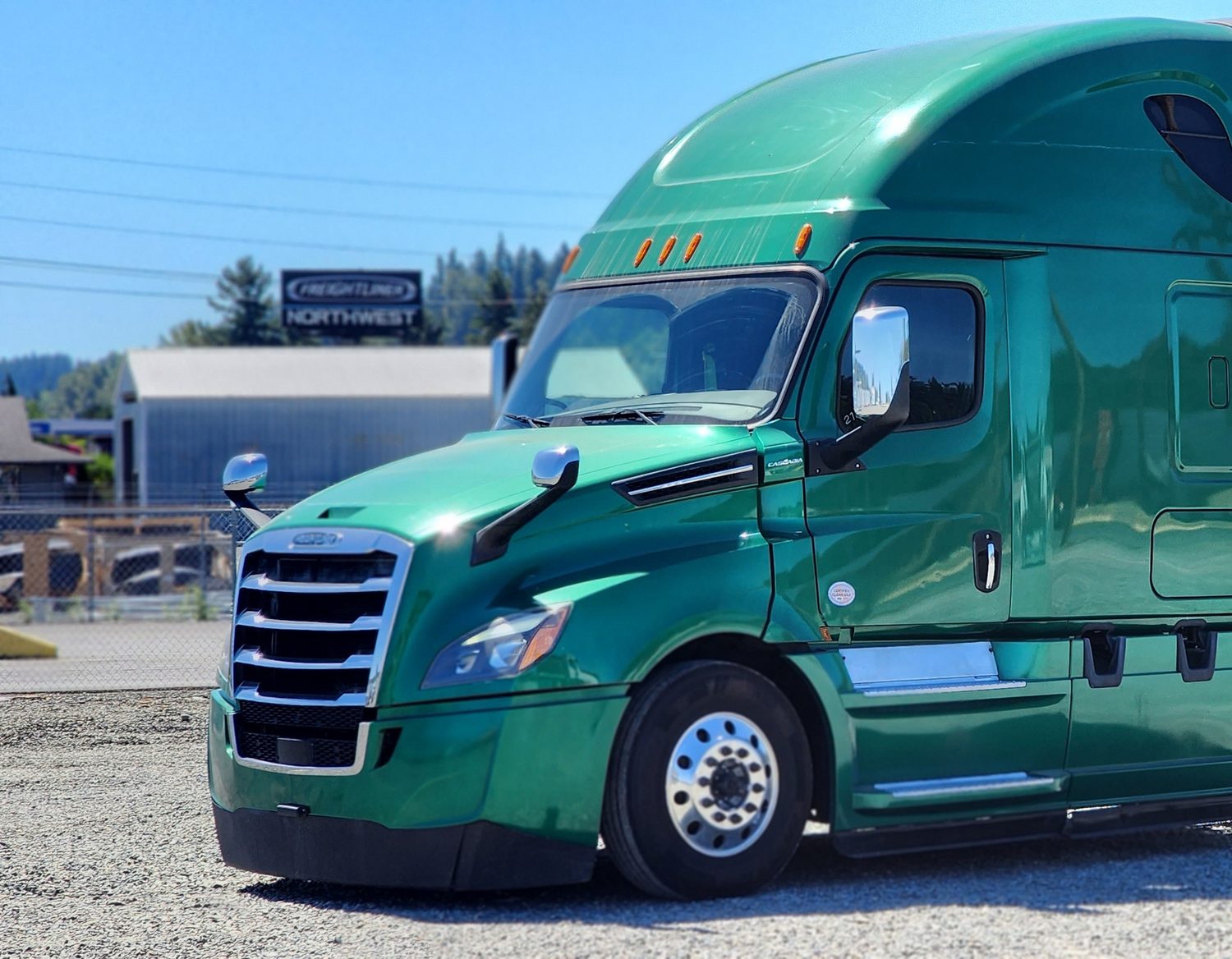 Freightliner Cascadia 126 tractor, the tractor model Sam Auto Trans runs